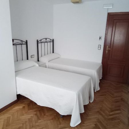 Pension La Plaza Betanzos Exterior foto